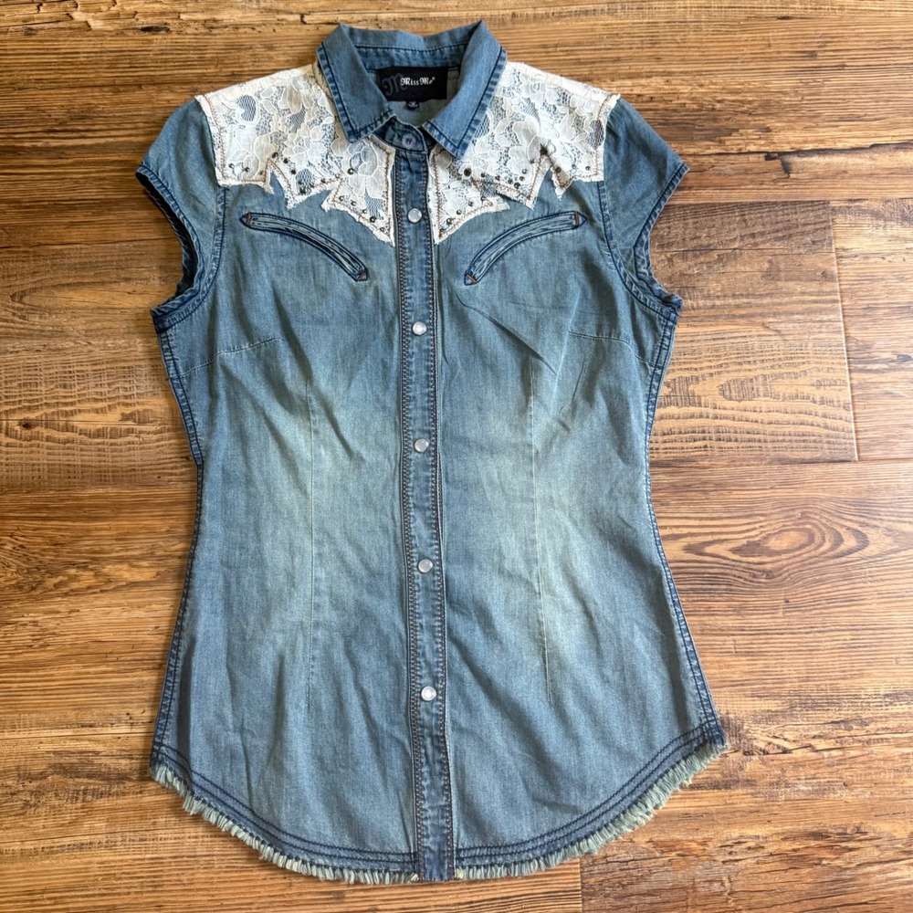 Miss Me Denim Women Small Fringe Lace Studded Western Pearl Snap Shirt Western